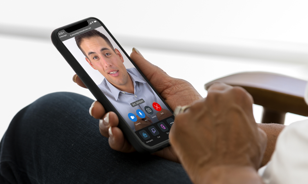 patient talking to a doctor on her phone